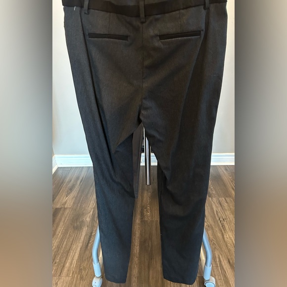 Ricki’s and Suzy Shier Tops and Pants - EUC - Picture 11 of 15